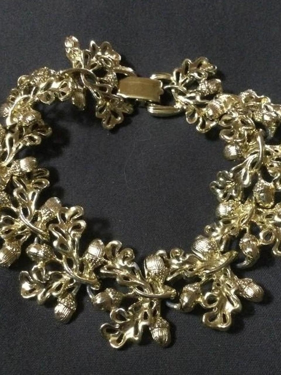 Jewelry - Vintage Oak Leaf & Acorn Bracelet